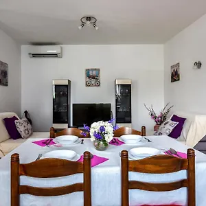 Koraca Apartment Roč